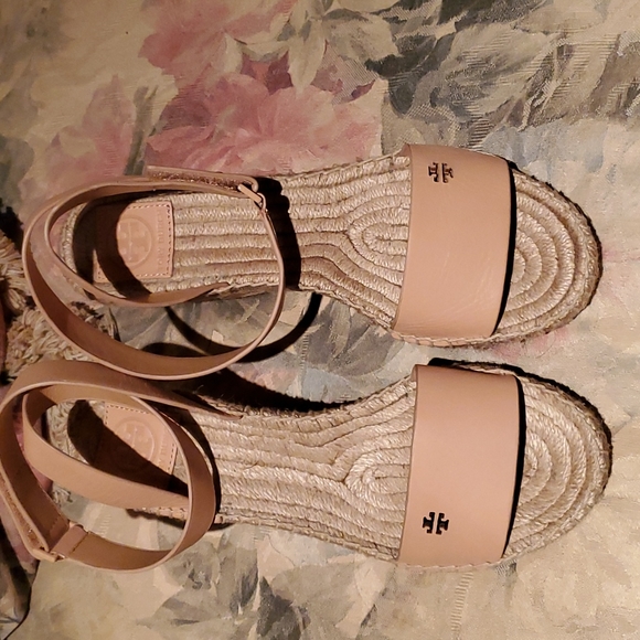 Tory Burch Nude Espadrilles - Picture 1 of 10
